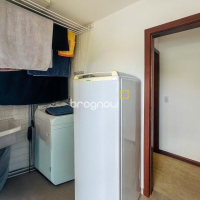 Casa com 160m², 4 quartos, 2 garagens, no bairro Lagoa da Conceição em Florianópolis