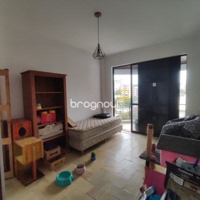 Apartamento com 155m², 3 quartos (sendo 1 suíte), 1 garagem, no bairro Estreito em Florianópolis