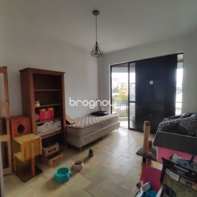 Apartamento com 155m², 3 quartos (sendo 1 suíte), 1 garagem, no bairro Estreito em Florianópolis