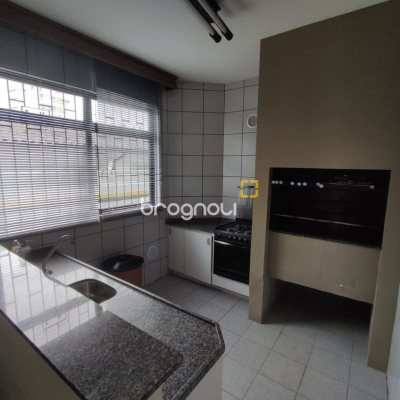 Apartamento com 155m², 3 quartos (sendo 1 suíte), 1 garagem, no bairro Estreito em Florianópolis