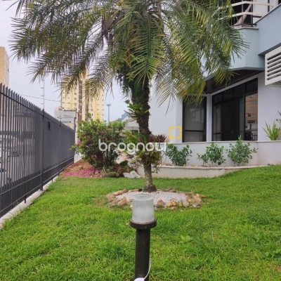 Apartamento com 155m², 3 quartos (sendo 1 suíte), 1 garagem, no bairro Estreito em Florianópolis