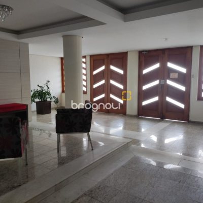 Apartamento com 155m², 3 quartos (sendo 1 suíte), 1 garagem, no bairro Estreito em Florianópolis