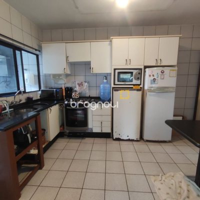 Apartamento com 155m², 3 quartos (sendo 1 suíte), 1 garagem, no bairro Estreito em Florianópolis