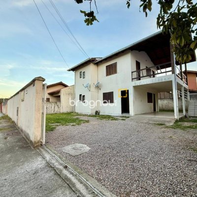 Casa com 140m², 4 quartos (sendo 1 suíte), 1 garagem, no bairro Ingleses em Florianópolis