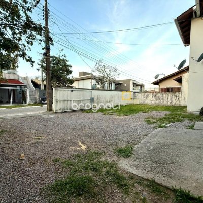 Casa com 140m², 4 quartos (sendo 1 suíte), 1 garagem, no bairro Ingleses em Florianópolis