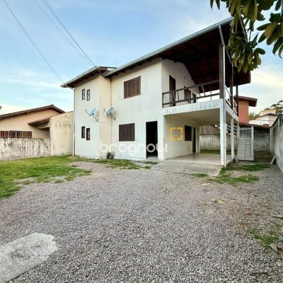 Casa com 140m², 4 quartos (sendo 1 suíte), 1 garagem, no bairro Ingleses em Florianópolis