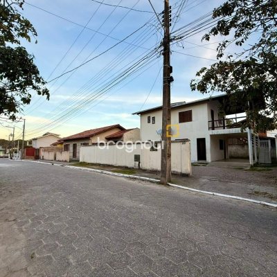 Casa com 140m², 4 quartos (sendo 1 suíte), 1 garagem, no bairro Ingleses em Florianópolis