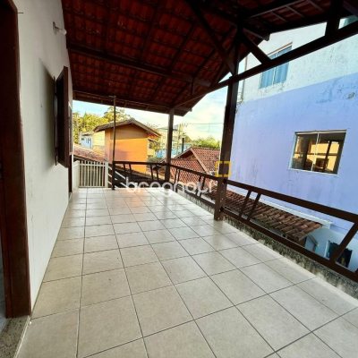 Casa com 140m², 4 quartos (sendo 1 suíte), 1 garagem, no bairro Ingleses em Florianópolis
