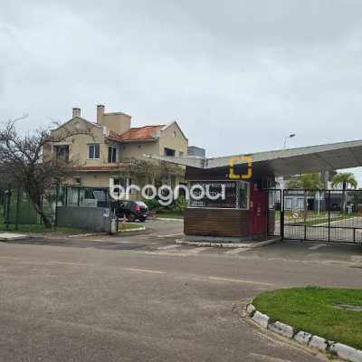 Casa de Condomínio com 238m², 3 quartos (sendo 3 suítes), 2 garagens, no bairro São João do Rio Vermelho em Florianópolis