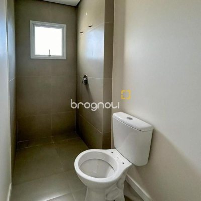 Casa de Condomínio com 110m², 3 quartos (sendo 1 suíte), 2 garagens, no bairro Morro das Pedras em Florianópolis