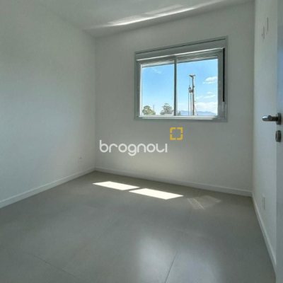 Casa de Condomínio com 110m², 3 quartos (sendo 1 suíte), 2 garagens, no bairro Morro das Pedras em Florianópolis