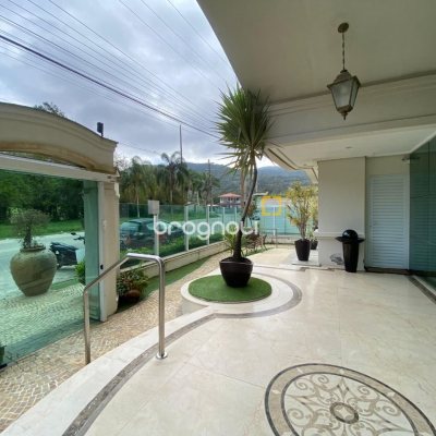 Apartamento com 95m², 3 quartos (sendo 1 suíte), 1 garagem, no bairro Pedra Branca em Palhoça