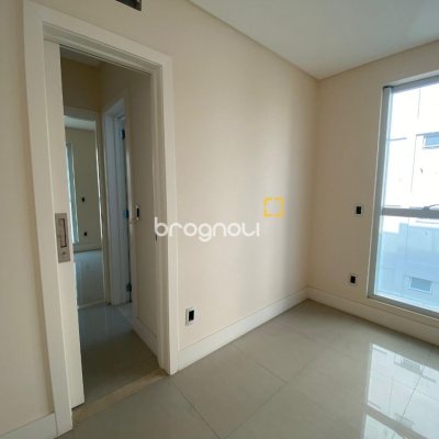 Apartamento com 95m², 3 quartos (sendo 1 suíte), 1 garagem, no bairro Pedra Branca em Palhoça