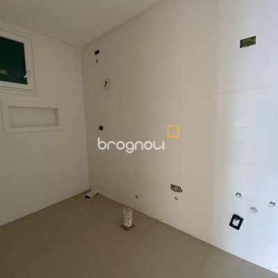 Apartamento com 95m², 3 quartos (sendo 1 suíte), 1 garagem, no bairro Pedra Branca em Palhoça