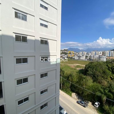 Apartamento com 95m², 3 quartos (sendo 1 suíte), 1 garagem, no bairro Pedra Branca em Palhoça