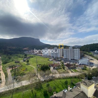 Apartamento com 98m², 3 quartos (sendo 1 suíte), 1 garagem, no bairro Pedra Branca em Palhoça