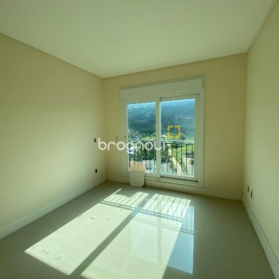 Apartamento com 98m², 3 quartos (sendo 1 suíte), 1 garagem, no bairro Pedra Branca em Palhoça