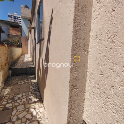 Casa com 230m², 2 garagens, no bairro Jardim Cidade de Florianópolis em São José