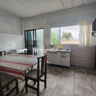 Casa com 230m², 2 garagens, no bairro Jardim Cidade de Florianópolis em São José