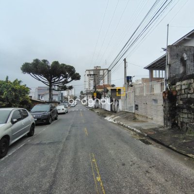 Casa com 230m², 2 garagens, no bairro Jardim Cidade de Florianópolis em São José
