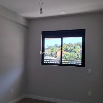 Apartamento com 98m², 3 quartos (sendo 1 suíte), 2 garagens, no bairro Saco Grande em Florianópolis