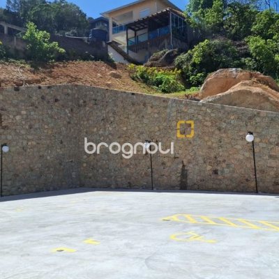 Apartamento com 98m², 3 quartos (sendo 1 suíte), 2 garagens, no bairro Saco Grande em Florianópolis