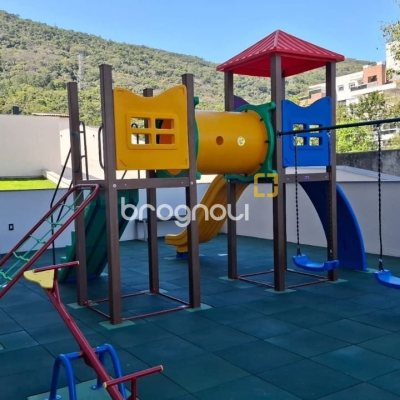 Apartamento com 98m², 3 quartos (sendo 1 suíte), 2 garagens, no bairro Saco Grande em Florianópolis