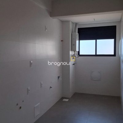 Apartamento com 98m², 3 quartos (sendo 1 suíte), 2 garagens, no bairro Saco Grande em Florianópolis