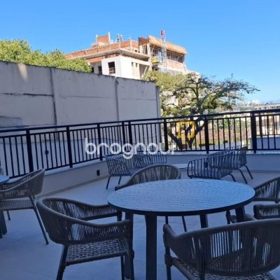 Apartamento com 98m², 3 quartos (sendo 1 suíte), 2 garagens, no bairro Saco Grande em Florianópolis