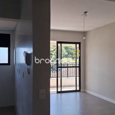 Apartamento com 98m², 3 quartos (sendo 1 suíte), 2 garagens, no bairro Saco Grande em Florianópolis