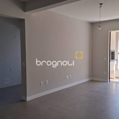Apartamento com 98m², 3 quartos (sendo 1 suíte), 2 garagens, no bairro Saco Grande em Florianópolis