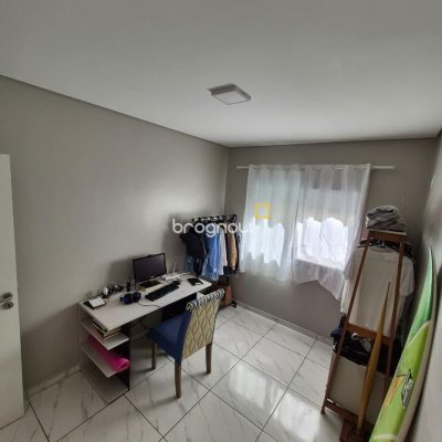 Apartamento com 72m², 2 quartos (sendo 1 suíte), 1 garagem, no bairro Ingleses em Florianópolis