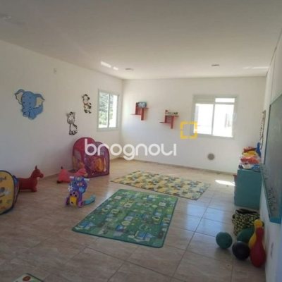 Apartamento com 72m², 2 quartos (sendo 1 suíte), 1 garagem, no bairro Ingleses em Florianópolis