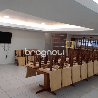 Cobertura com 179m², 4 quartos (sendo 1 suíte), 2 garagens, no bairro Trindade em Florianópolis