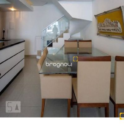 Cobertura com 179m², 4 quartos (sendo 1 suíte), 2 garagens, no bairro Trindade em Florianópolis