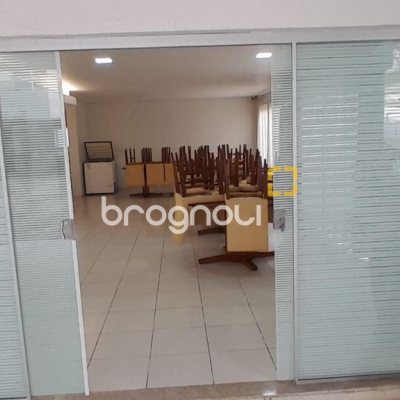 Cobertura com 179m², 4 quartos (sendo 1 suíte), 2 garagens, no bairro Trindade em Florianópolis