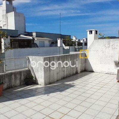 Cobertura com 179m², 4 quartos (sendo 1 suíte), 2 garagens, no bairro Trindade em Florianópolis