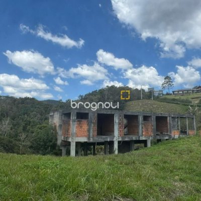Sítio com 5112m², no bairro Invernadinha em Rancho Queimado