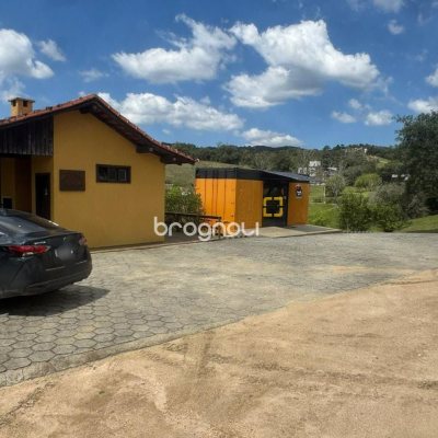Sítio com 5112m², no bairro Invernadinha em Rancho Queimado