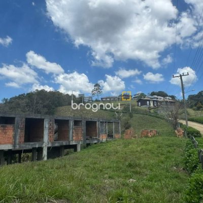 Sítio com 5112m², no bairro Invernadinha em Rancho Queimado