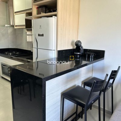 Apartamento com 55m², 2 quartos, 1 garagem, no bairro Canasvieiras em Florianópolis