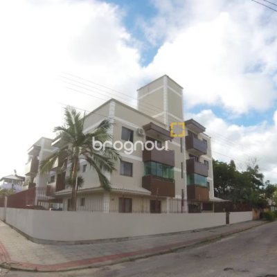 Apartamento com 55m², 2 quartos, 1 garagem, no bairro Canasvieiras em Florianópolis