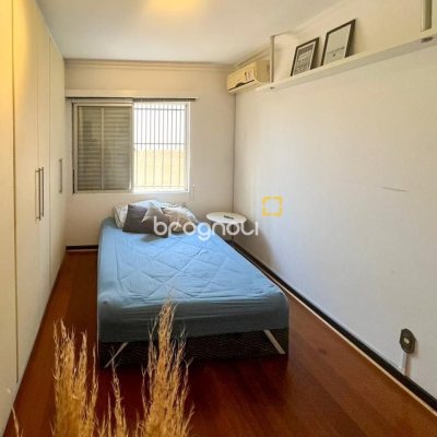 Casa com 362m², 5 quartos (sendo 1 suíte), 4 garagens, no bairro Abraão em Florianópolis