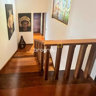 Casa com 362m², 5 quartos (sendo 1 suíte), 4 garagens, no bairro Abraão em Florianópolis