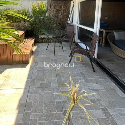 Casa com 362m², 5 quartos (sendo 1 suíte), 4 garagens, no bairro Abraão em Florianópolis