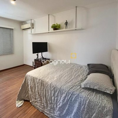 Casa com 362m², 5 quartos (sendo 1 suíte), 4 garagens, no bairro Abraão em Florianópolis