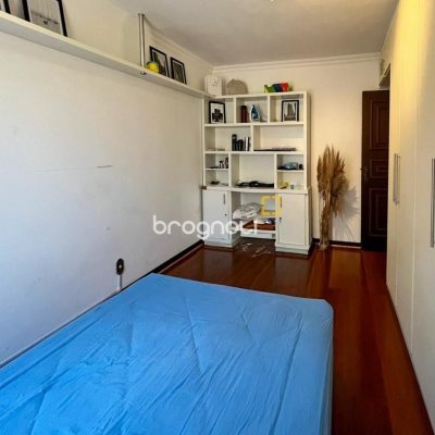 Casa com 362m², 5 quartos (sendo 1 suíte), 4 garagens, no bairro Abraão em Florianópolis