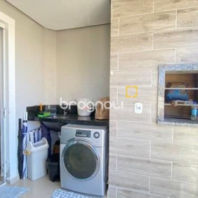 Apartamento com 80m², 2 quartos (sendo 1 suíte), 1 garagem, no bairro São João do Rio Vermelho em Florianópolis