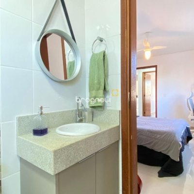 Apartamento com 80m², 2 quartos (sendo 1 suíte), 1 garagem, no bairro São João do Rio Vermelho em Florianópolis
