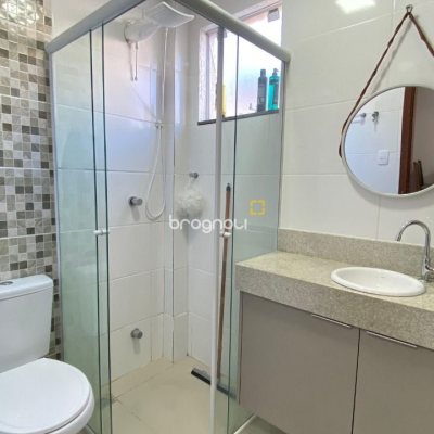 Apartamento com 80m², 2 quartos (sendo 1 suíte), 1 garagem, no bairro São João do Rio Vermelho em Florianópolis